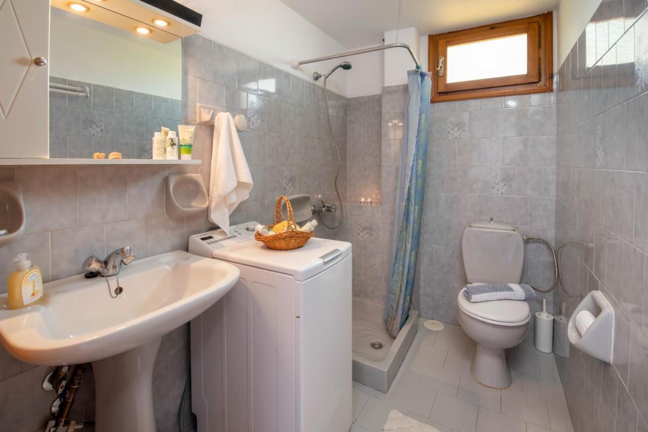 Voula Apartments Γάιος Εξωτερικό φωτογραφία